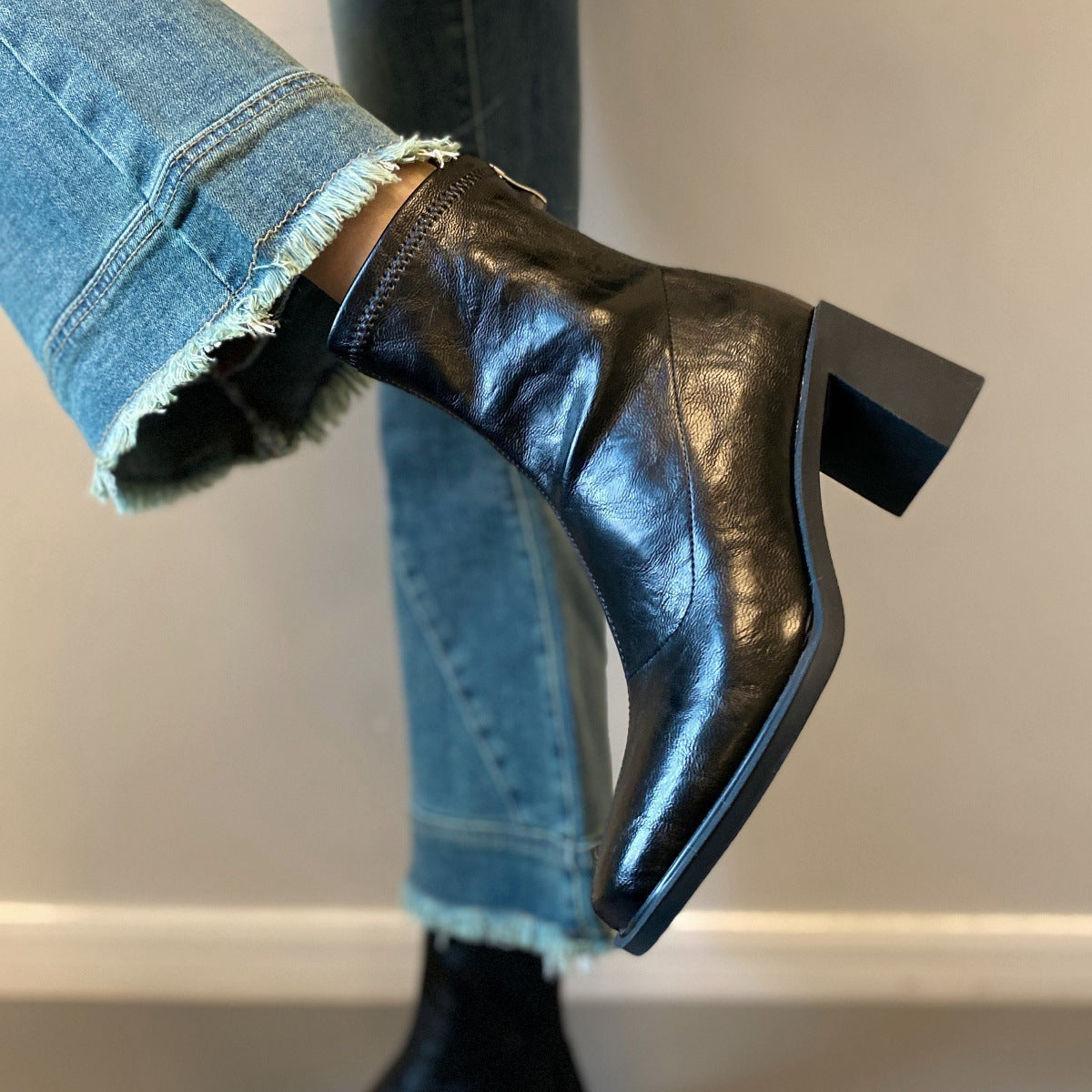 Stretch Retro Chunky Heels Commuter Boots — High Heel Style